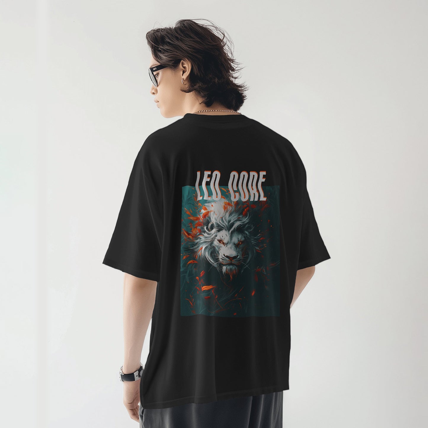 Leo Core - Oversized T-shirt