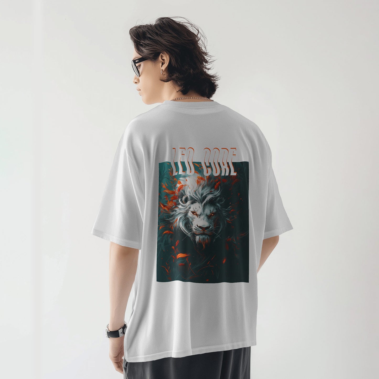 Leo Core - Oversized T-shirt